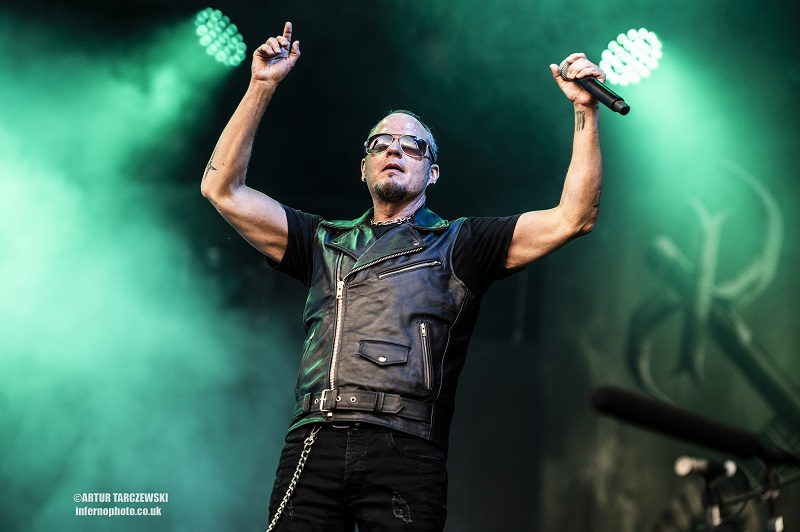 Ripper Owens, ex-vocalista do Judas Priest, confirma show completo na Horror Expo Brasil