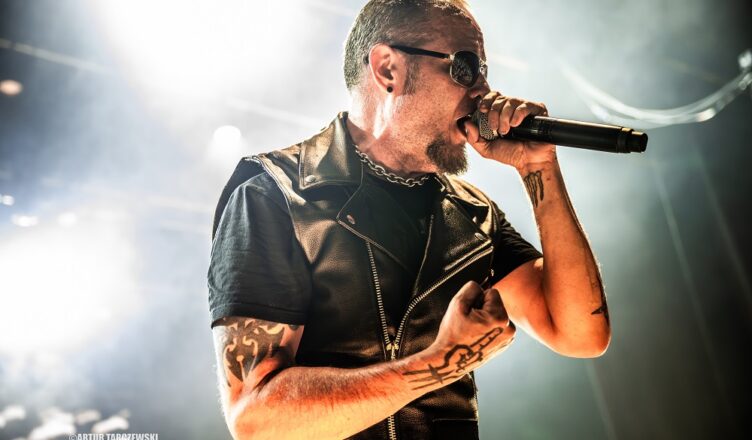 Ripper Owens, ex-vocalista do Judas Priest, confirma show completo na Horror Expo Brasil