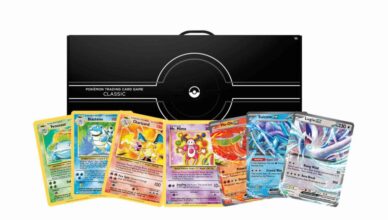 A caixa de colecionador clássica do Pokémon TCG é um sonho dos anos 90 A coleção Pokémon TCG Classic inclui 3 baralhos de 60 cartas com foils de Pokémon como Venusaur, Charizard e Blastoise.