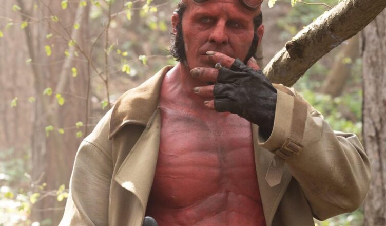 Hellboy: The Crooked Man estreia nova foto do herói de Jack Kesy